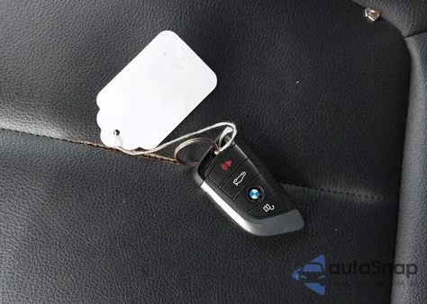 2016 BMW X1 xDrive28I z USA, uszkodzony, nr VIN WBXHT3C36GP883754